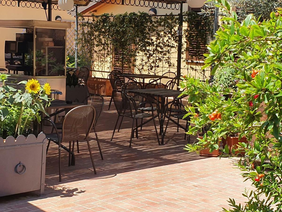 "La Terrazza Di Castiglione" Appartamenti Vacanza Castiglione della Pescaia Exteriör bild